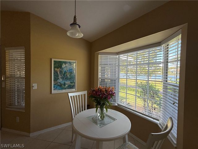 131 Bristol LN C-16, Naples, FL 34112