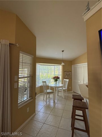 131 Bristol LN C-16, Naples, FL 34112