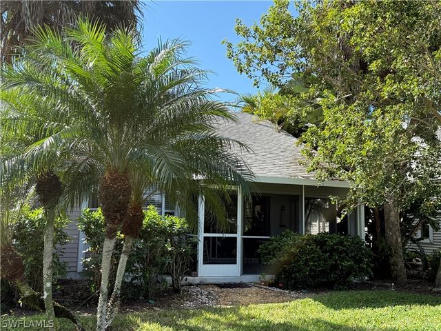 131 Bristol LN C-16, Naples, FL 34112