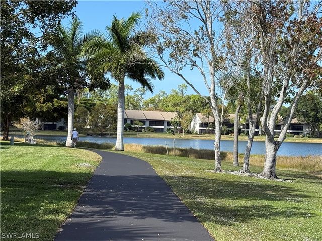 131 Bristol LN C-16, Naples, FL 34112