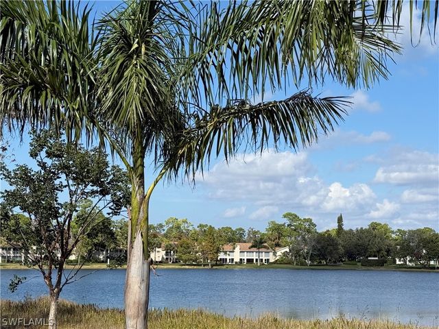 131 Bristol LN C-16, Naples, FL 34112