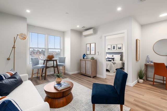 10 Somerset 402, Winthrop, MA 02152