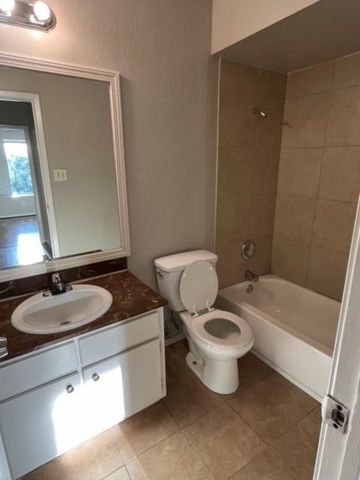 716 Memorial Mews Street A, Houston, TX 77079