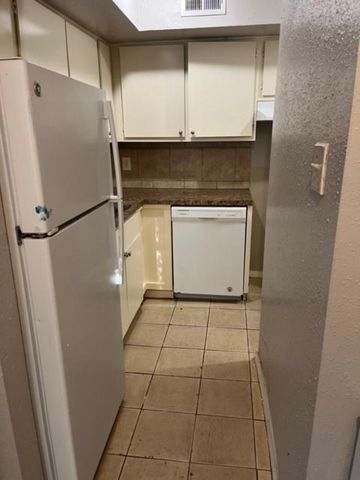 716 Memorial Mews Street A, Houston, TX 77079