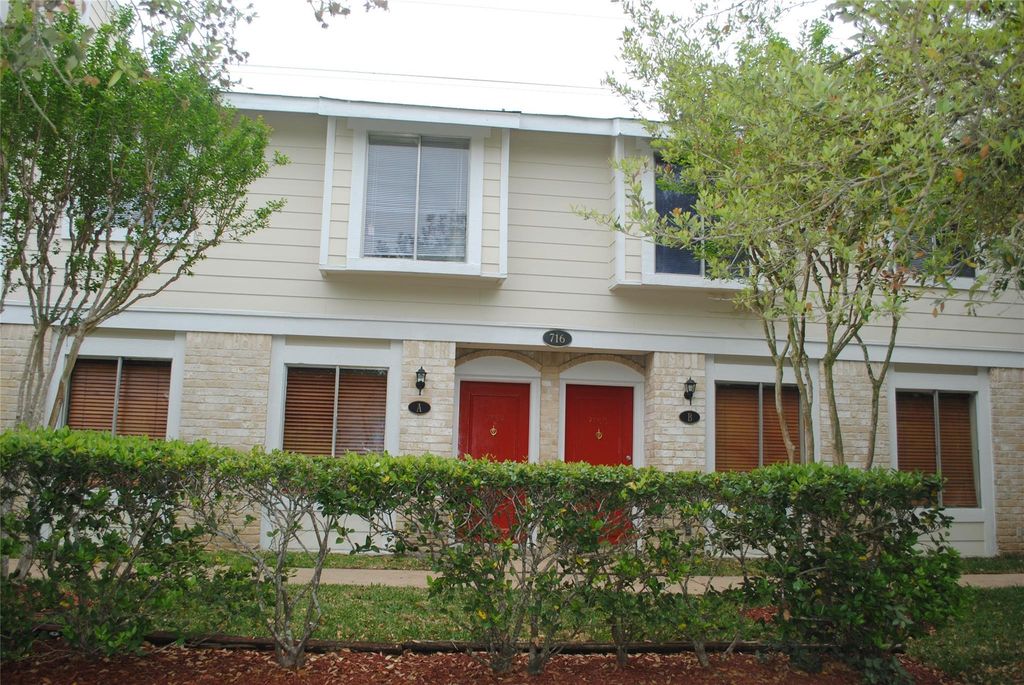 716 Memorial Mews Street A, Houston, TX 77079