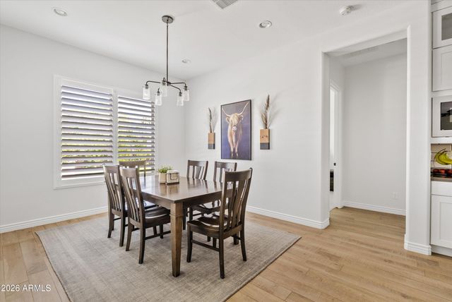 2562 E CLARK Drive, Gilbert, AZ 85297