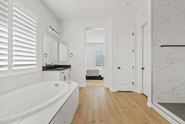 2562 E CLARK Drive, Gilbert, AZ 85297