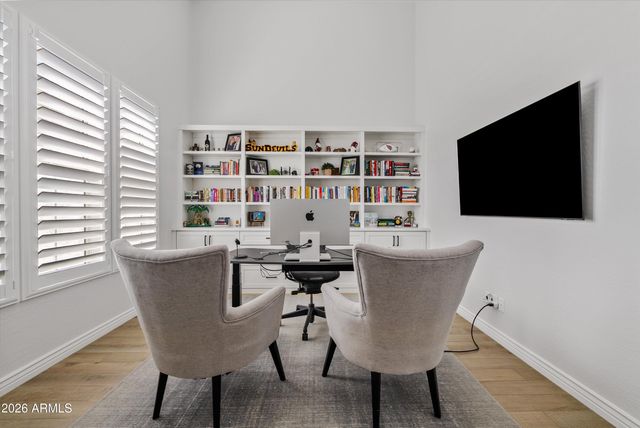 2562 E CLARK Drive, Gilbert, AZ 85297