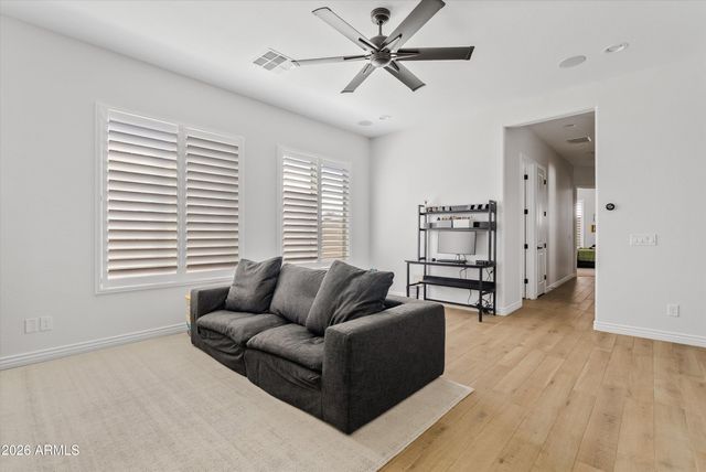 2562 E CLARK Drive, Gilbert, AZ 85297