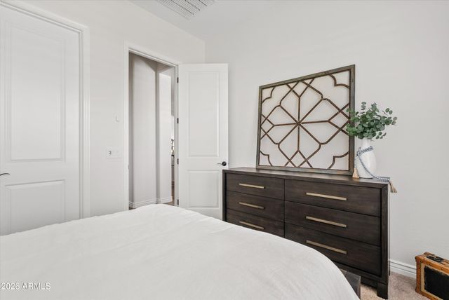 2562 E CLARK Drive, Gilbert, AZ 85297