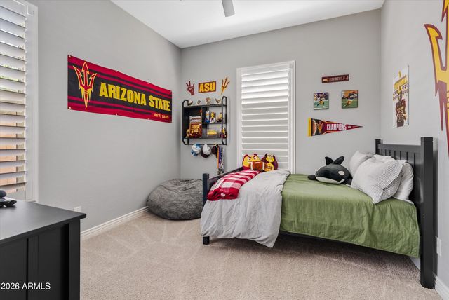 2562 E CLARK Drive, Gilbert, AZ 85297