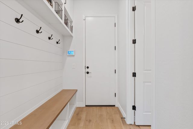 2562 E CLARK Drive, Gilbert, AZ 85297