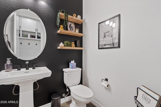 2562 E CLARK Drive, Gilbert, AZ 85297