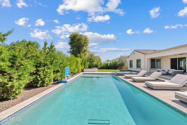 2562 E CLARK Drive, Gilbert, AZ 85297