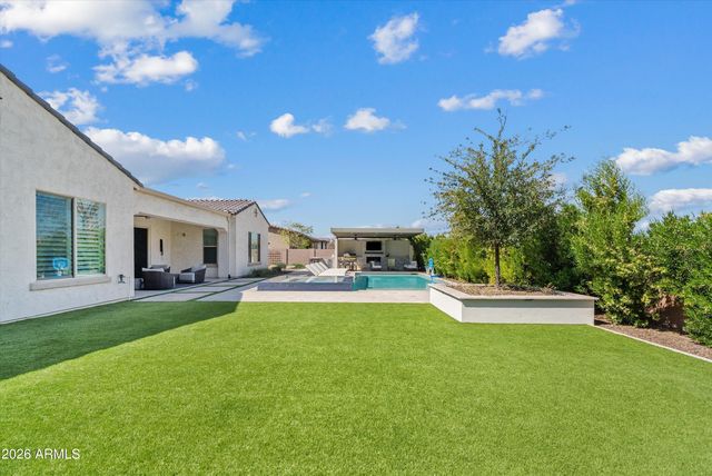 2562 E CLARK Drive, Gilbert, AZ 85297