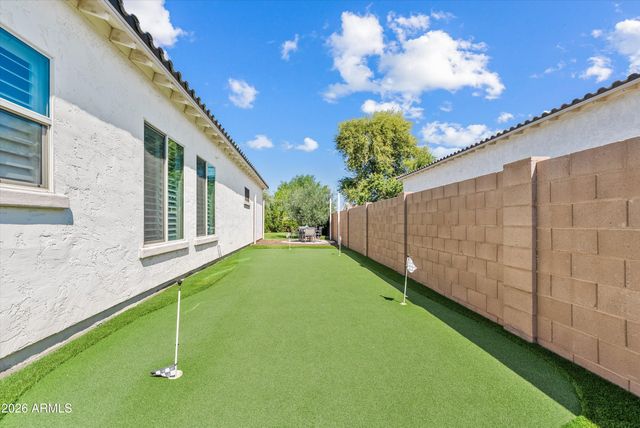 2562 E CLARK Drive, Gilbert, AZ 85297