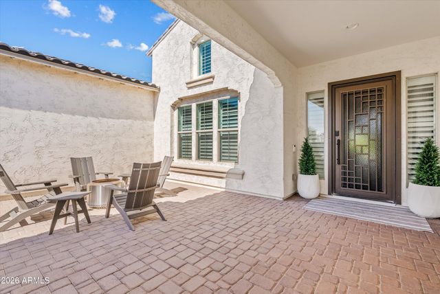 2562 E CLARK Drive, Gilbert, AZ 85297