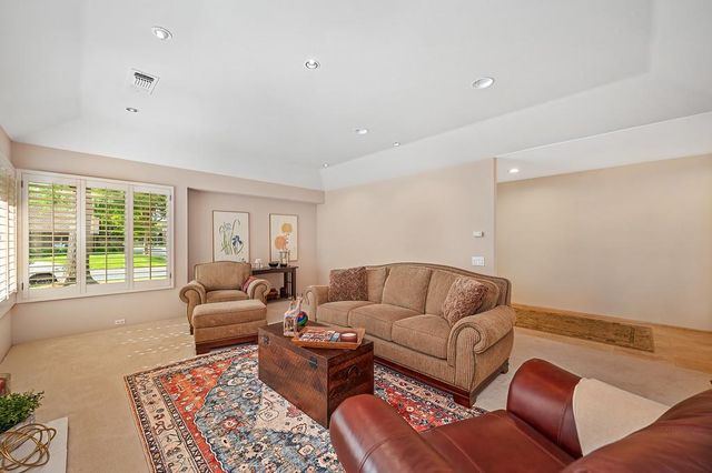 11600 Forty Niner Cir, Gold River, CA 95670