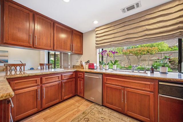 11600 Forty Niner Cir, Gold River, CA 95670