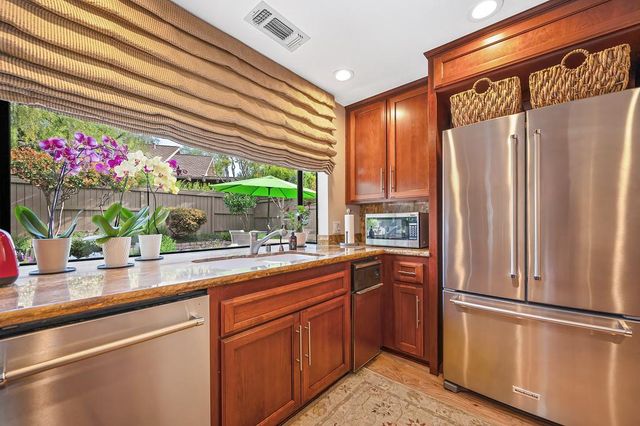 11600 Forty Niner Cir, Gold River, CA 95670