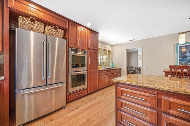 11600 Forty Niner Cir, Gold River, CA 95670