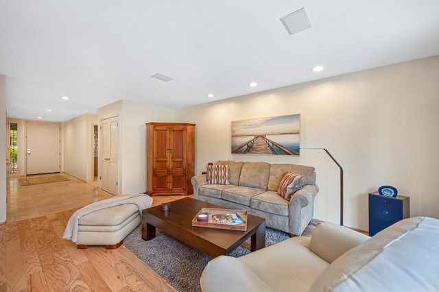 11600 Forty Niner Cir, Gold River, CA 95670