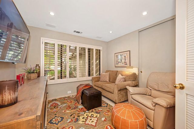 11600 Forty Niner Cir, Gold River, CA 95670