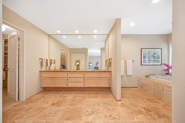 11600 Forty Niner Cir, Gold River, CA 95670