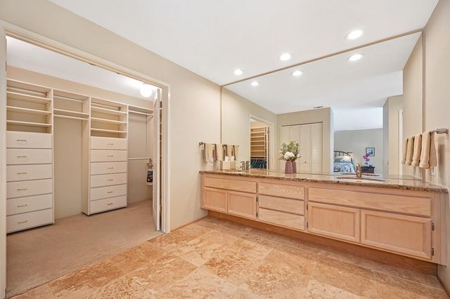 11600 Forty Niner Cir, Gold River, CA 95670