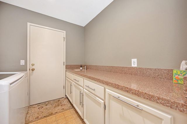 11600 Forty Niner Cir, Gold River, CA 95670