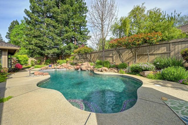 11600 Forty Niner Cir, Gold River, CA 95670