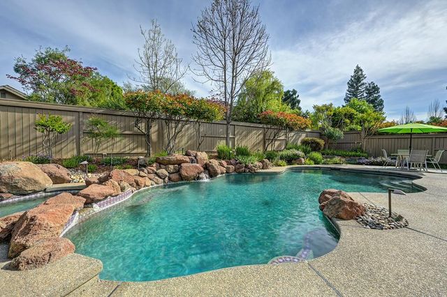 11600 Forty Niner Cir, Gold River, CA 95670