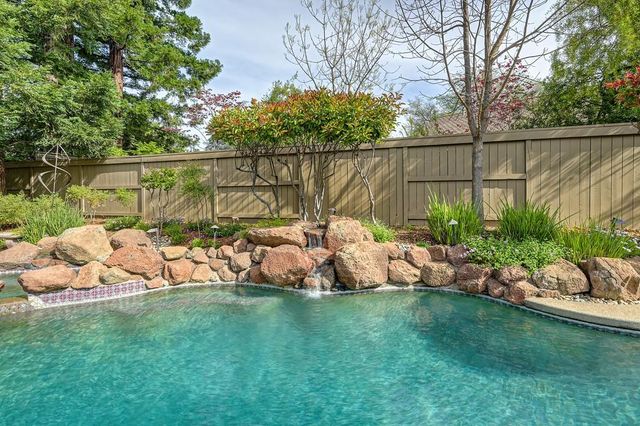 11600 Forty Niner Cir, Gold River, CA 95670