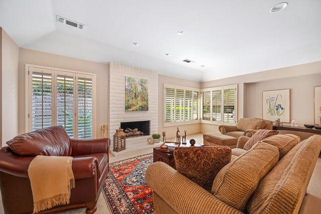 11600 Forty Niner Cir, Gold River, CA 95670