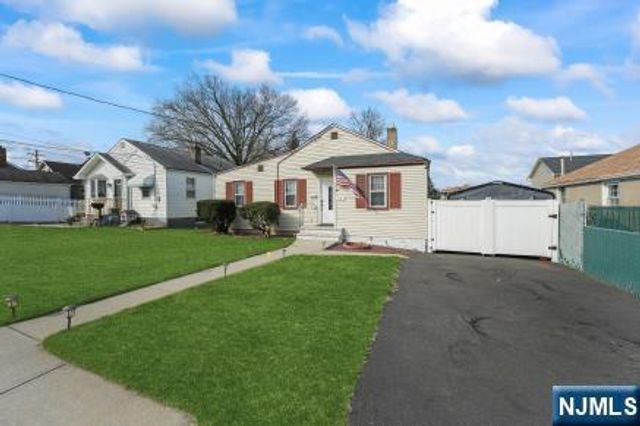 147 7th Street, Saddle Brook, NJ 07663