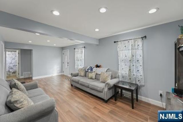 147 7th Street, Saddle Brook, NJ 07663