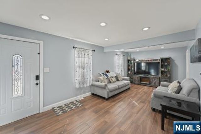 147 7th Street, Saddle Brook, NJ 07663