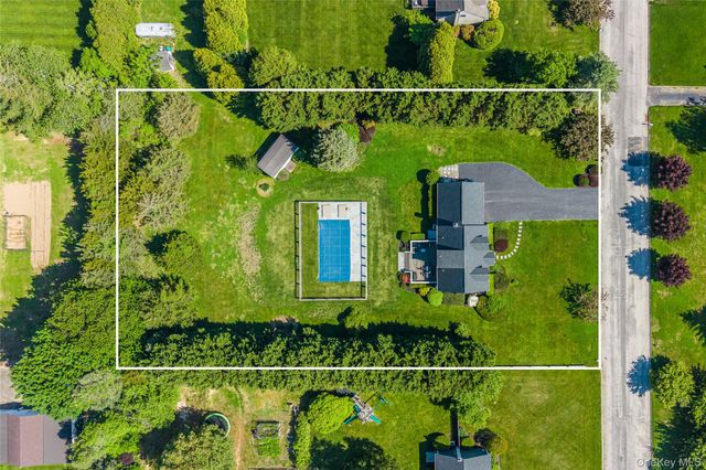 820 Gabriella Court, Mattituck, NY 11952