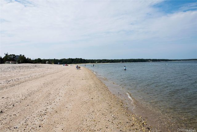 820 Gabriella Court, Mattituck, NY 11952