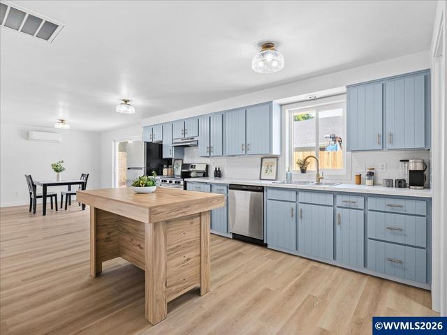 13272 Aspen Wy NE, Aurora, OR 97002