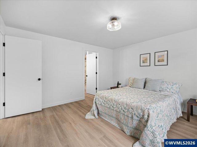 13272 Aspen Wy NE, Aurora, OR 97002