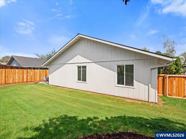 13272 Aspen Wy NE, Aurora, OR 97002