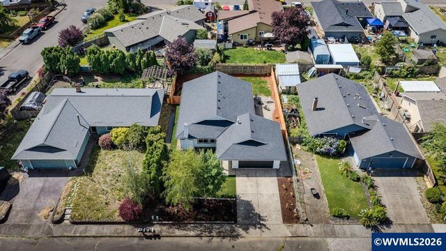 13272 Aspen Wy NE, Aurora, OR 97002