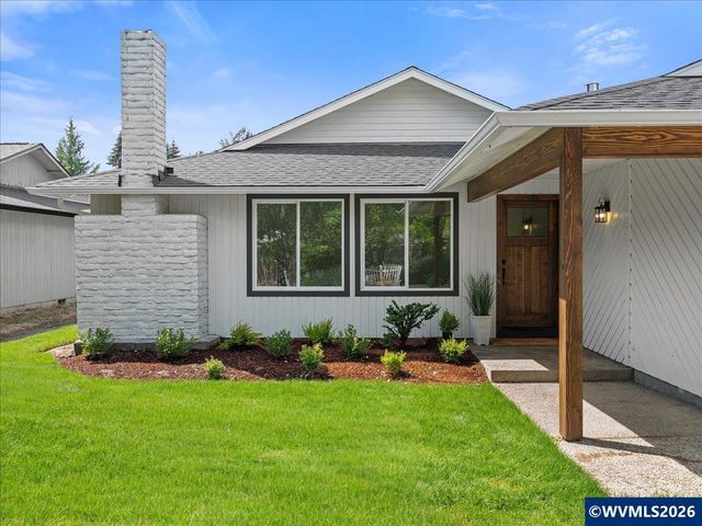 13272 Aspen Wy NE, Aurora, OR 97002