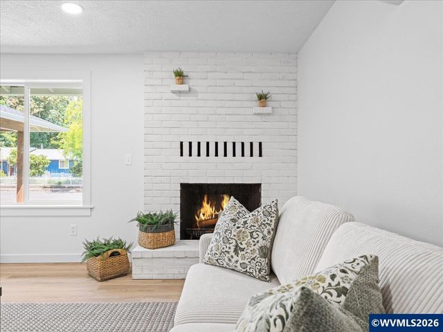 13272 Aspen Wy NE, Aurora, OR 97002