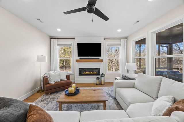 5 Shelly Lane, Bella Vista, AR 72714