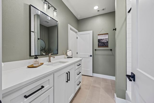 5 Shelly Lane, Bella Vista, AR 72714