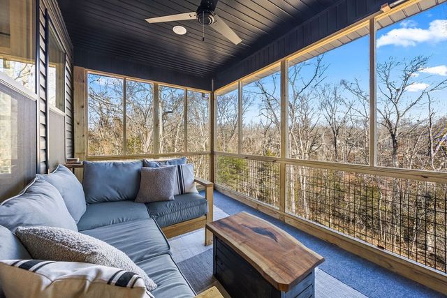 5 Shelly Lane, Bella Vista, AR 72714