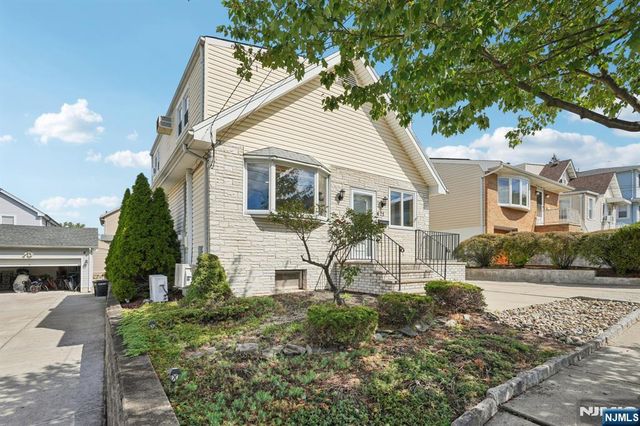 471 Harding Avenue, Lyndhurst, NJ 07071