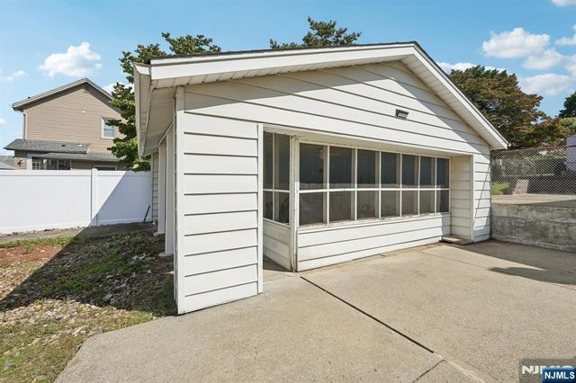 471 Harding Avenue, Lyndhurst, NJ 07071
